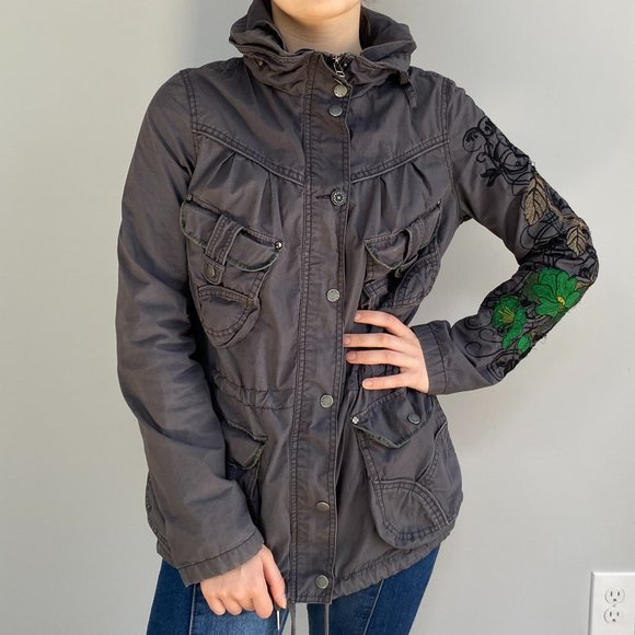 DEPT Grey Jacket / windbreaker with embroidery - Picture 1 of 11